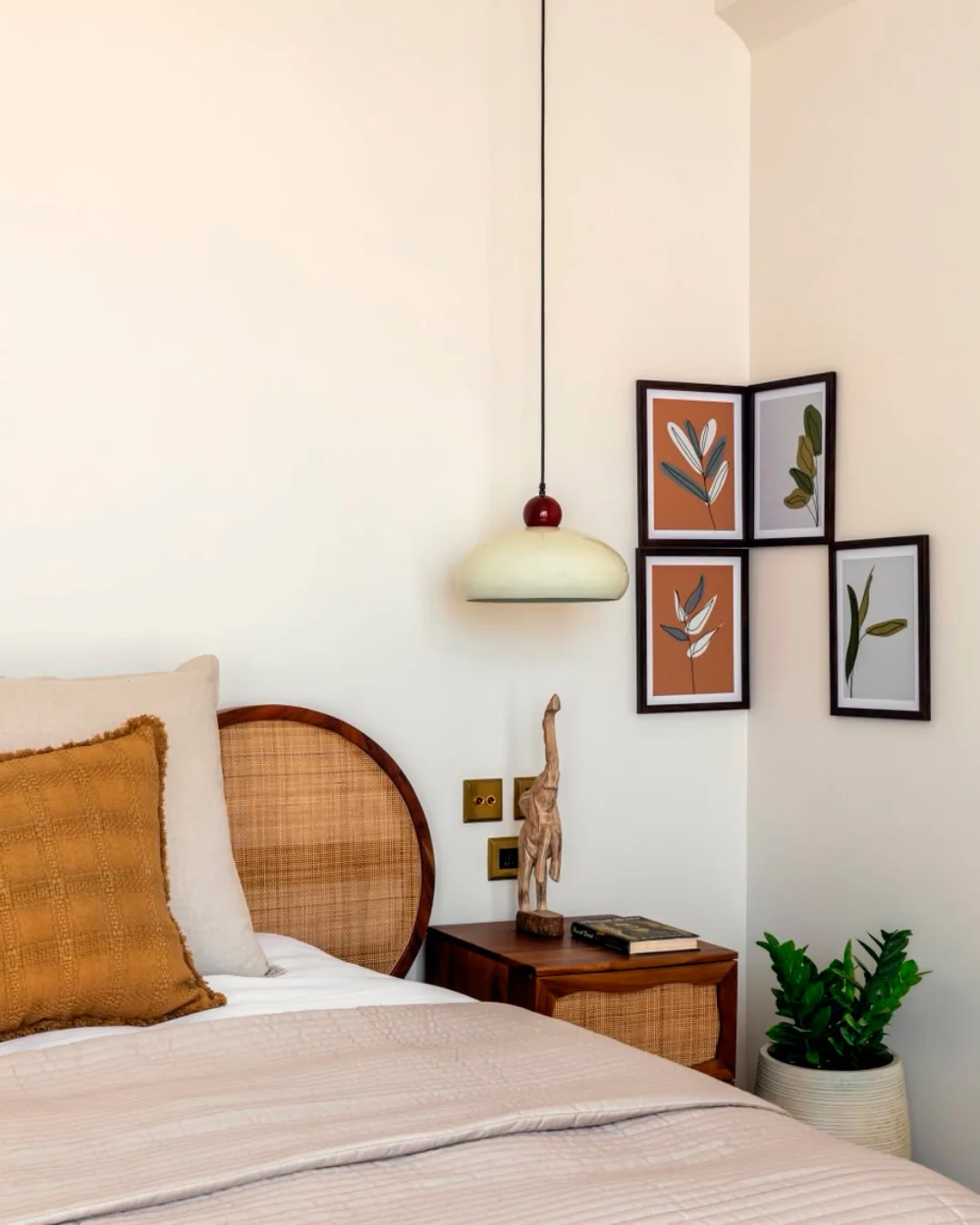 Zaioraa villa furniture